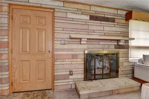 Entry Way - 160 Mark Ave, Killbuck, OH 44637 photo 1 of 3