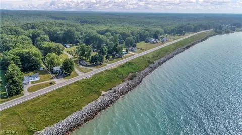 View/Area - 6940 Lake Rd W, Ashtabula, OH 44004 photo 6 of 6
