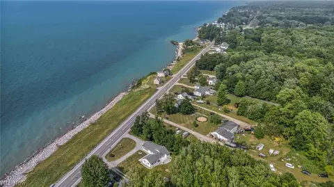 View/Area - 6940 Lake Rd W, Ashtabula, OH 44004 photo 4 of 6