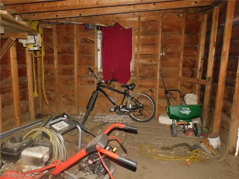 Exterior - 1817 W 4th St, Ashtabula, OH 44004 photo 5 of 8