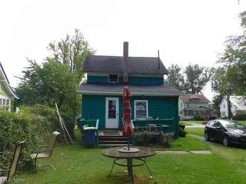 Exterior - 1817 W 4th St, Ashtabula, OH 44004 photo 3 of 8