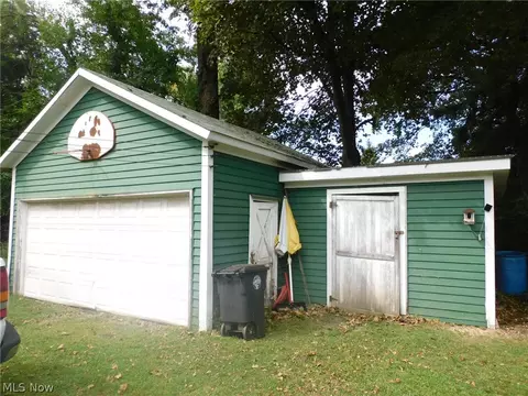 Exterior - 1817 W 4th St, Ashtabula, OH 44004 photo 4 of 8