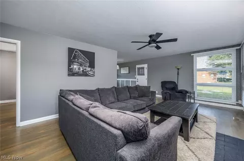 Living - 138 E 5th St, Williamstown, WV 26187 photo 1 of 6