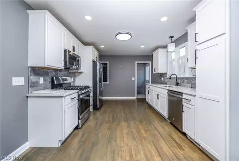 Kitchen - 138 E 5th St, Williamstown, WV 26187 photo 1 of 5