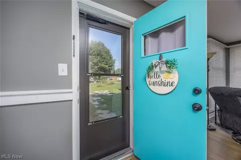 Entry Way - 138 E 5th St, Williamstown, WV 26187 photo 1 of 4