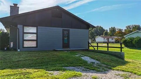 Exterior - 138 E 5th St, Williamstown, WV 26187 photo 6 of 6