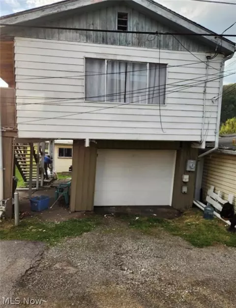 805 Clover Aly, Wellsville, OH 43968