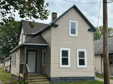3233 Trowbridge Ave, Cleveland, OH 44109
