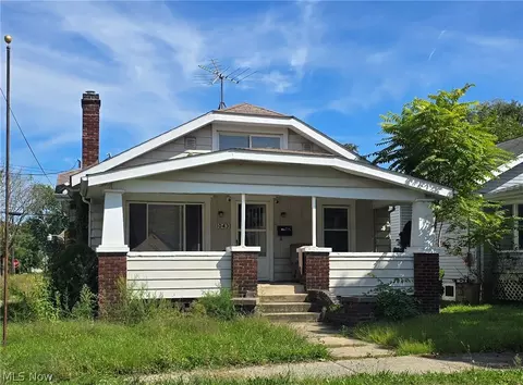 1043 Berwin St, Akron, OH 44310