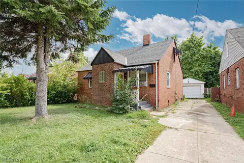 17106 Palda Dr, Cleveland, OH 44128