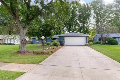 6169 Hickory Trl, North Ridgeville, OH 44039
