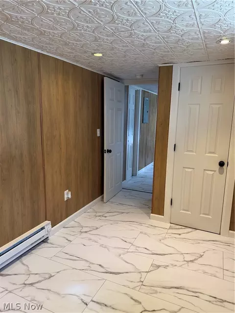 Entry Way - 705 Moraine Ave, Akron, OH 44310 photo 3 of 4