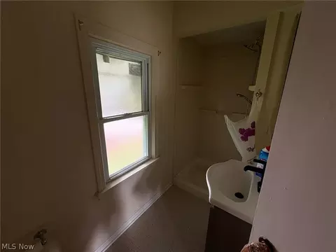 Bath - 4031 Elyria Ave, Lorain, OH 44055 photo 1 of 2
