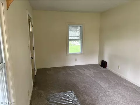 Living - 4031 Elyria Ave, Lorain, OH 44055 photo 6 of 7