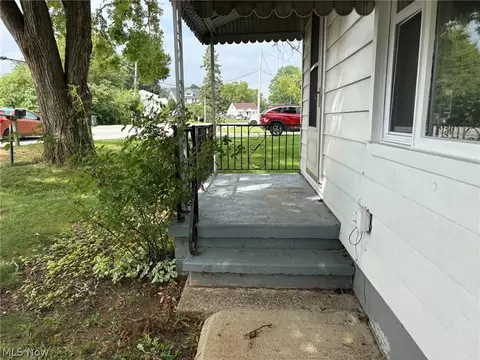 Exterior - 4031 Elyria Ave, Lorain, OH 44055 photo 6 of 7