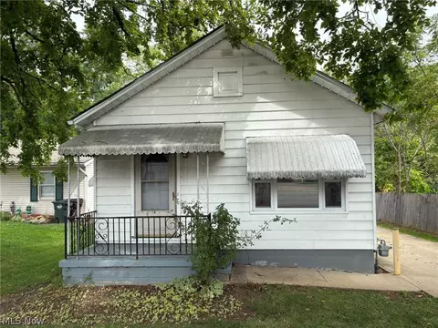Exterior - 4031 Elyria Ave, Lorain, OH 44055 photo 2 of 7