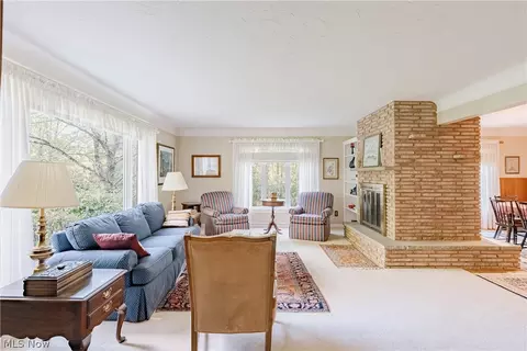 Living - 110 Meadow Ln, Solon, OH 44139 photo 3 of 6