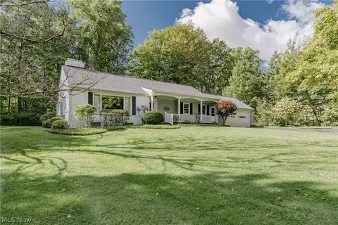110 Meadow Ln, Solon, OH 44139
