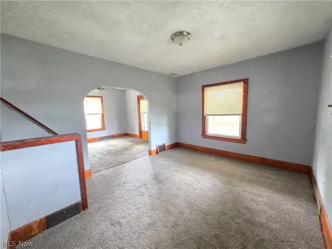 Living - 1339 Vane Ave, Akron, OH 44310 photo 5 of 6
