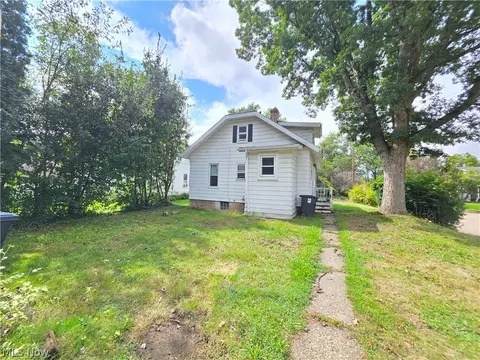 Exterior - 1339 Vane Ave, Akron, OH 44310 photo 1 of 2