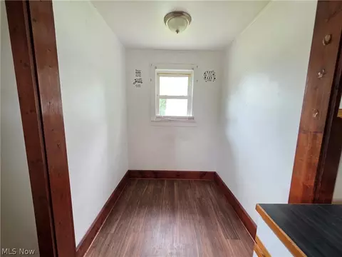 Entry Way - 1339 Vane Ave, Akron, OH 44310 photo 2 of 3