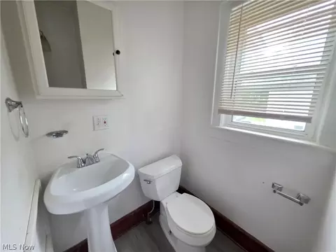Bath - 1339 Vane Ave, Akron, OH 44310 photo 2 of 2