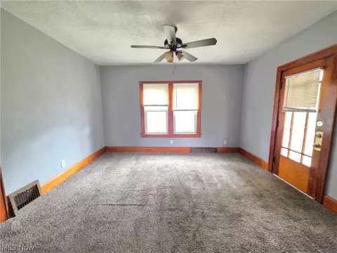 Living - 1339 Vane Ave, Akron, OH 44310 photo 3 of 6