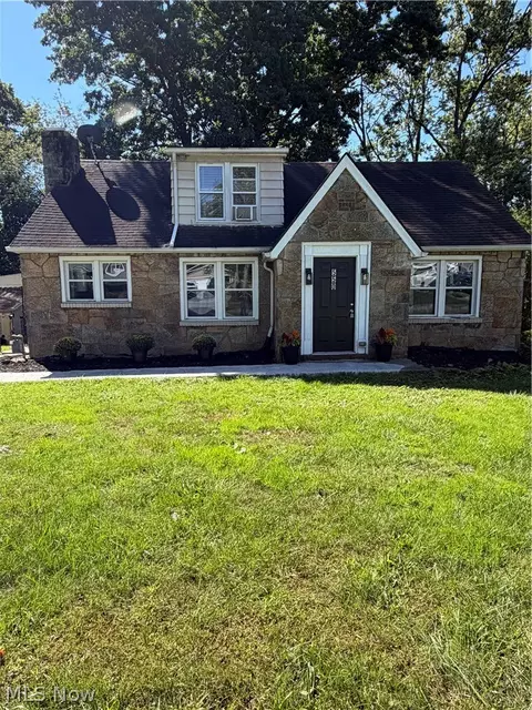 550-554 Magnolia Ave, Cuyahoga Falls, OH 44221