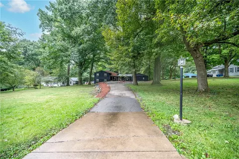 1109 Mansell Dr, Youngstown, OH 44505