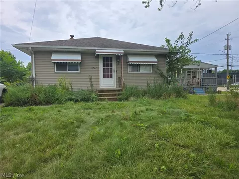 3843 Bosworth Rd, Cleveland, OH 44111
