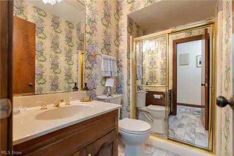 Bath - 1280 Grenada Dr NE, Canton, OH 44714 photo 2 of 6