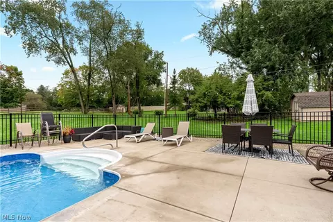 Exterior - 1280 Grenada Dr NE, Canton, OH 44714 photo 7 of 11