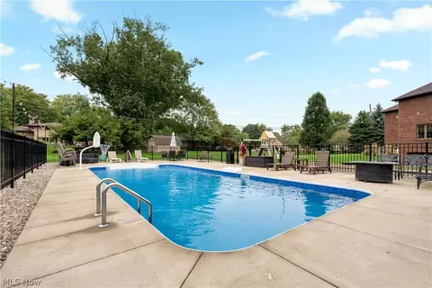 Exterior - 1280 Grenada Dr NE, Canton, OH 44714 photo 6 of 11