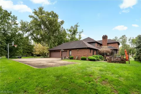 Exterior - 1280 Grenada Dr NE, Canton, OH 44714 photo 11 of 11
