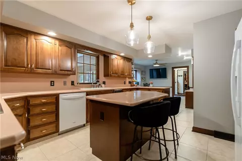 Kitchen - 1280 Grenada Dr NE, Canton, OH 44714 photo 2 of 3