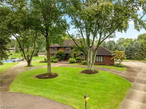 Exterior - 1280 Grenada Dr NE, Canton, OH 44714 photo 3 of 11