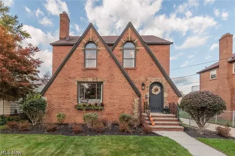 2876 Lakeview Ave, Rocky River, OH 44116