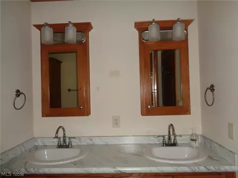 Bath - 326 Gemini Dr, Dover, OH 44622 photo 2 of 3
