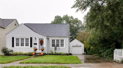 325 Harmon St SW, North Canton, OH 44720