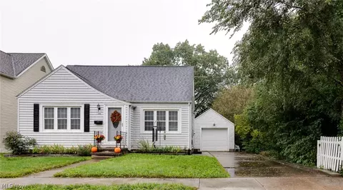 325 Harmon St SW, North Canton, OH 44720