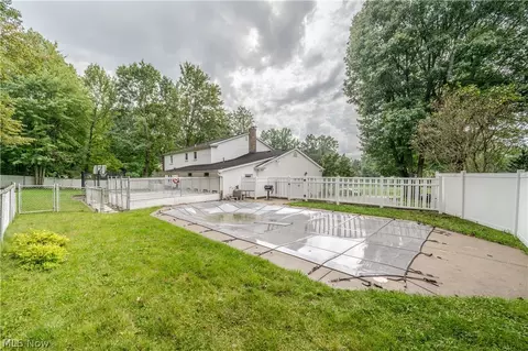 6793 Tanglewood Dr, Youngstown, OH 44512 photo 41