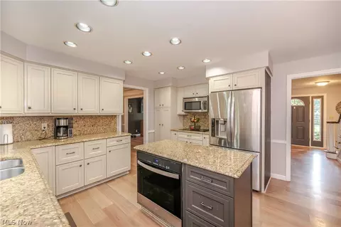 Kitchen - 6793 Tanglewood Dr, Boardman, OH 44512 photo 1 of 3