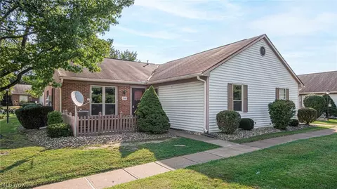3561 Chesapeake Dr, Zanesville, OH 43701