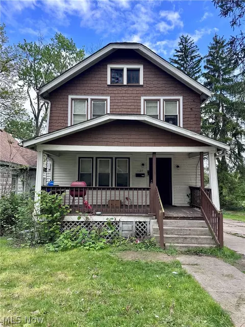 1127 East Ave, Akron, OH 44307