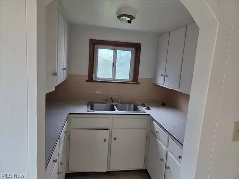 52 Wilhelm St, Struthers, OH 44471 photo 3