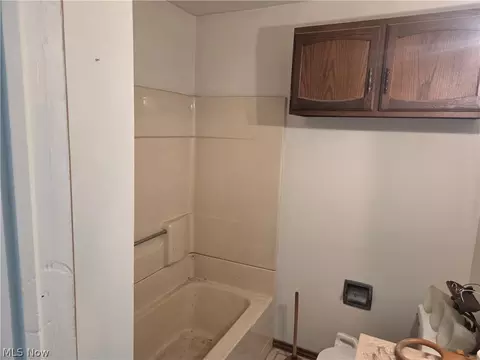 52 Wilhelm St, Struthers, OH 44471 photo 4