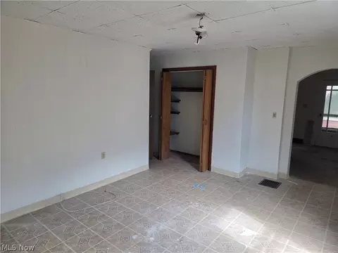 52 Wilhelm St, Struthers, OH 44471 photo 2