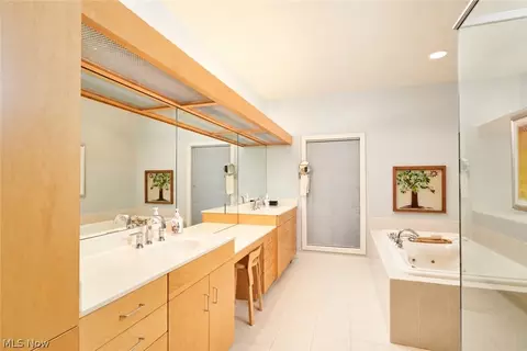 Bath - 3364 E Glencoe Rd, Richfield, OH 44286 photo 2 of 4