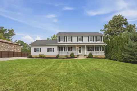 6295 Plum St NE, Louisville, OH 44641