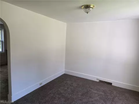 442 Garfield St, Struthers, OH 44471 photo 3